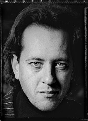 Richard E Grant